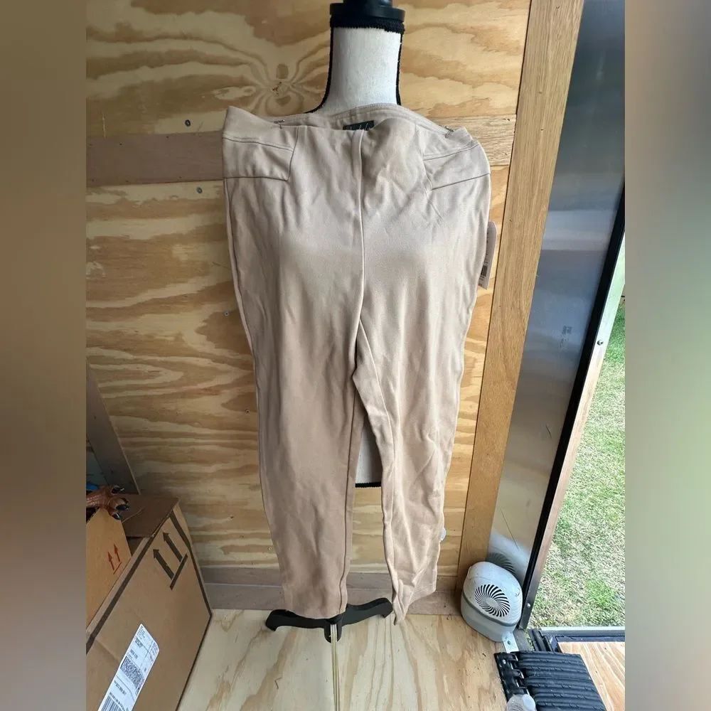 NWT Wonderly Women's Tan Pants